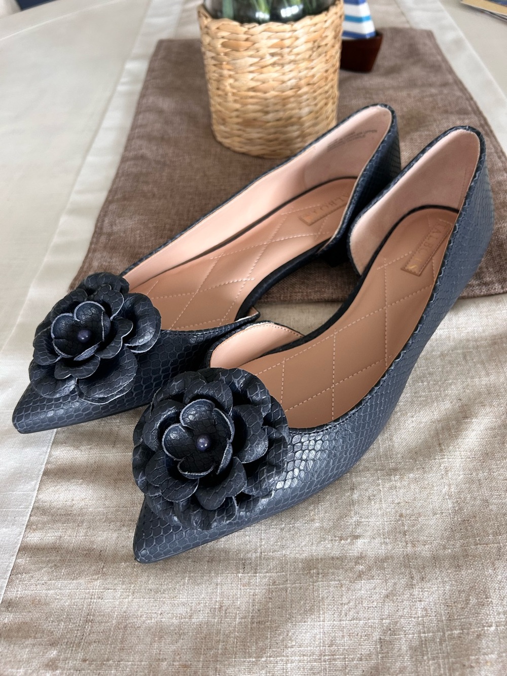 Talbots Women's NEW Black Floral Pointed-Toe Flats Size 10.5